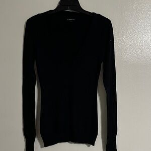 Express Women's Black V-Neck Sweater